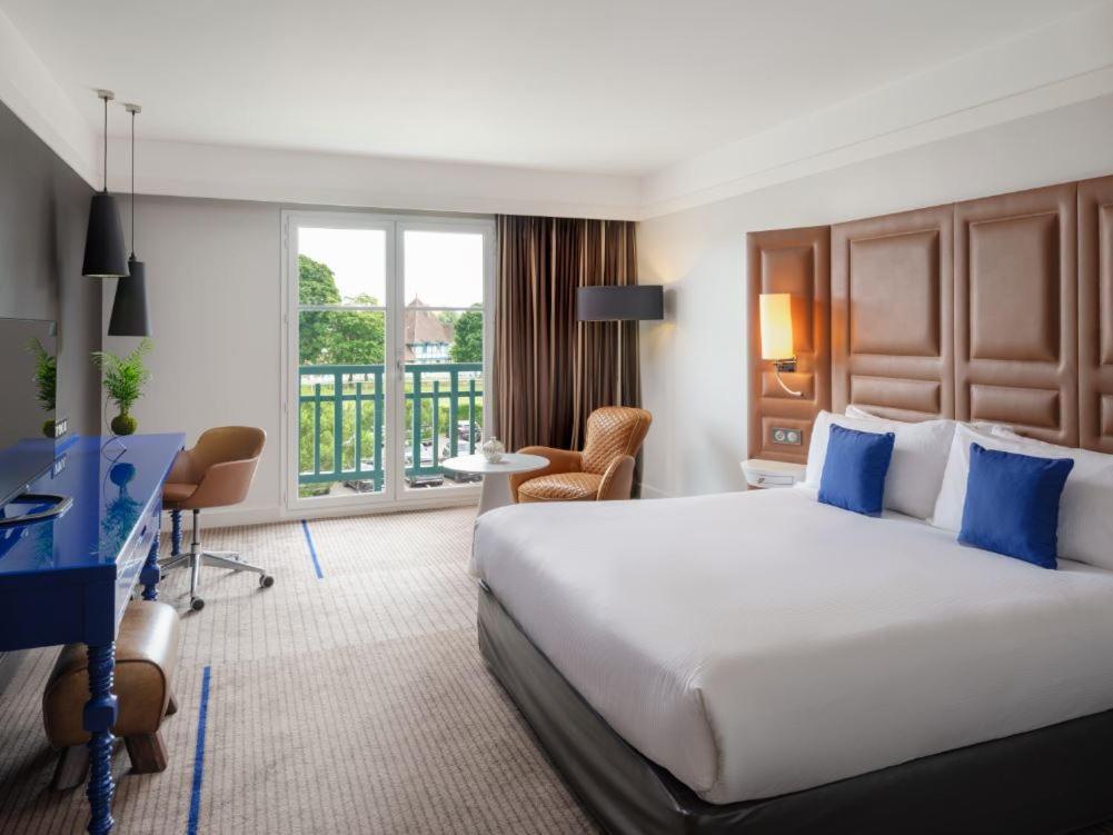 רואי-מלמזון Renaissance Paris Hippodrome De St. Cloud Hotel מראה חיצוני תמונה