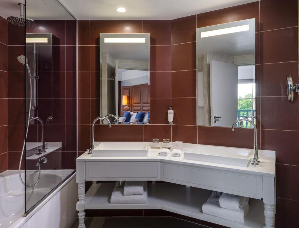 רואי-מלמזון Renaissance Paris Hippodrome De St. Cloud Hotel מראה חיצוני תמונה