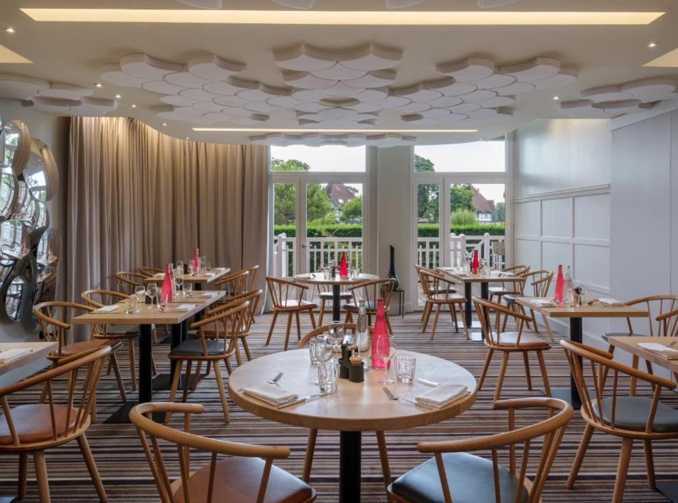 רואי-מלמזון Renaissance Paris Hippodrome De St. Cloud Hotel מראה חיצוני תמונה