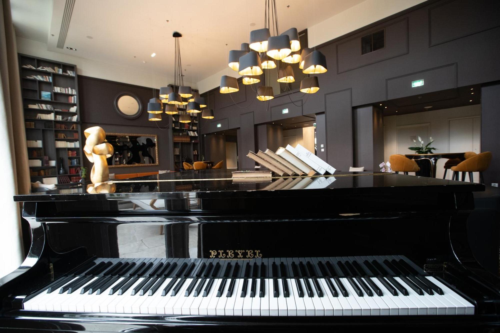 רואי-מלמזון Renaissance Paris Hippodrome De St. Cloud Hotel מראה חיצוני תמונה