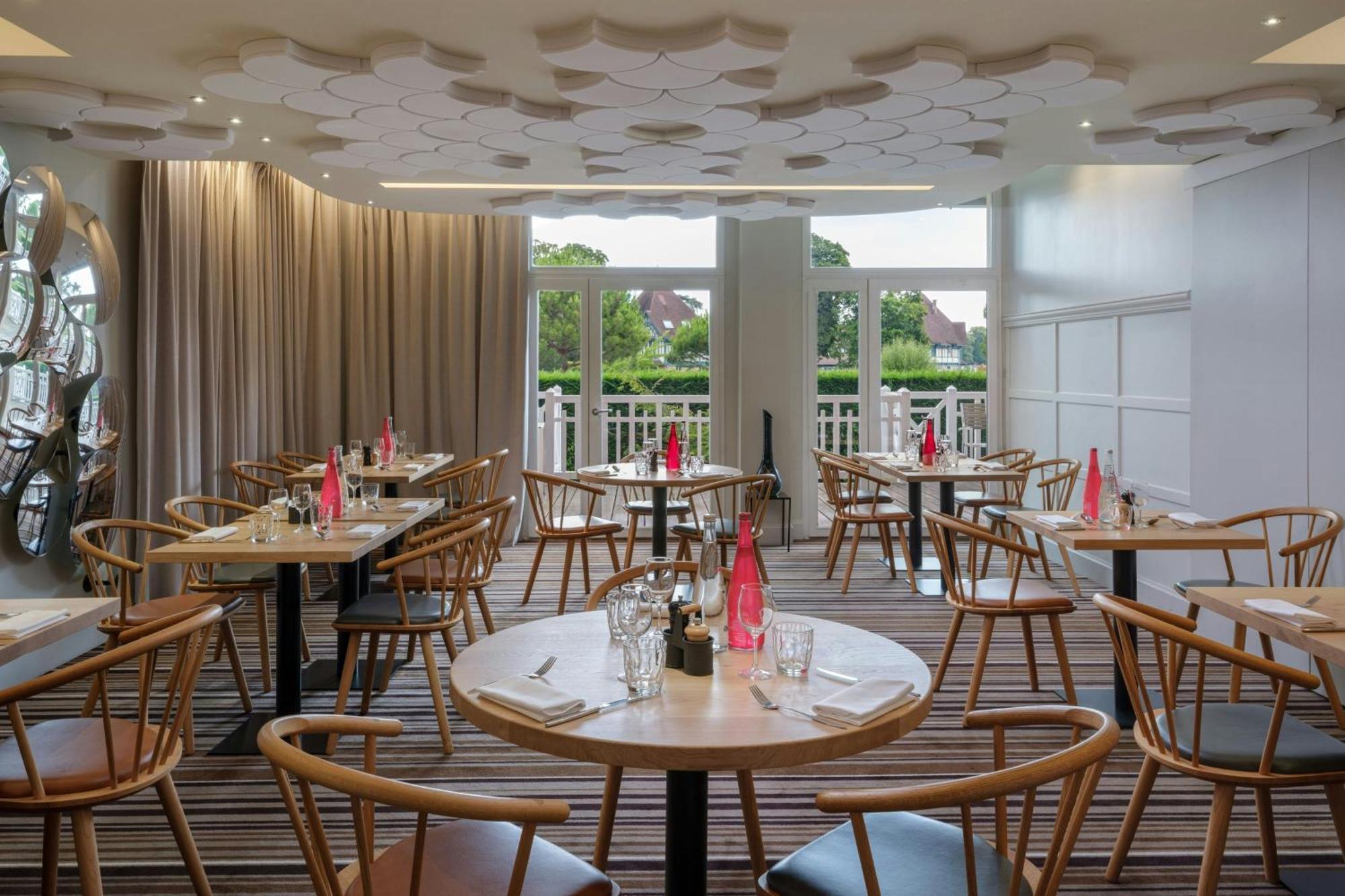 רואי-מלמזון Renaissance Paris Hippodrome De St. Cloud Hotel מראה חיצוני תמונה