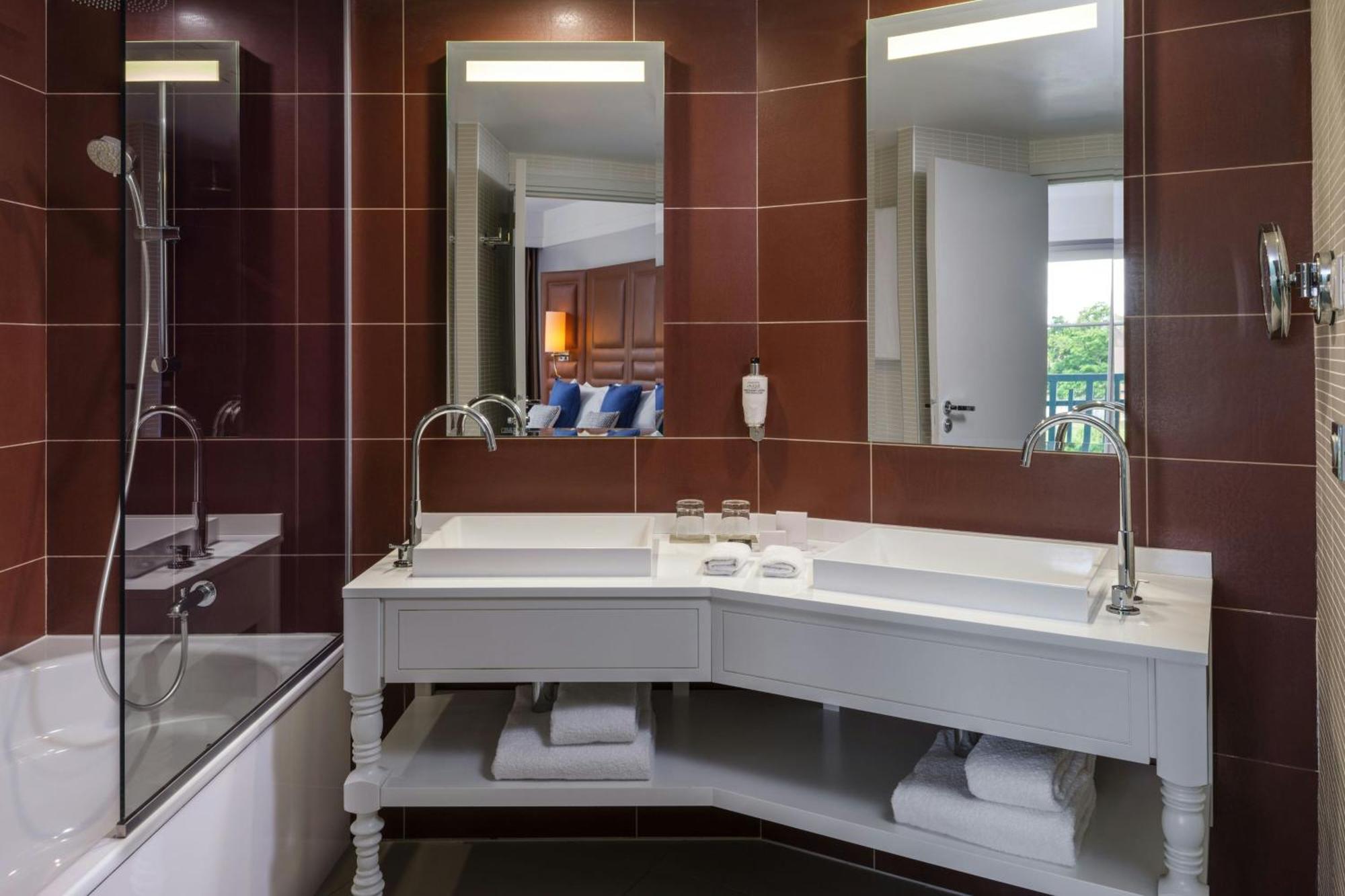 רואי-מלמזון Renaissance Paris Hippodrome De St. Cloud Hotel מראה חיצוני תמונה