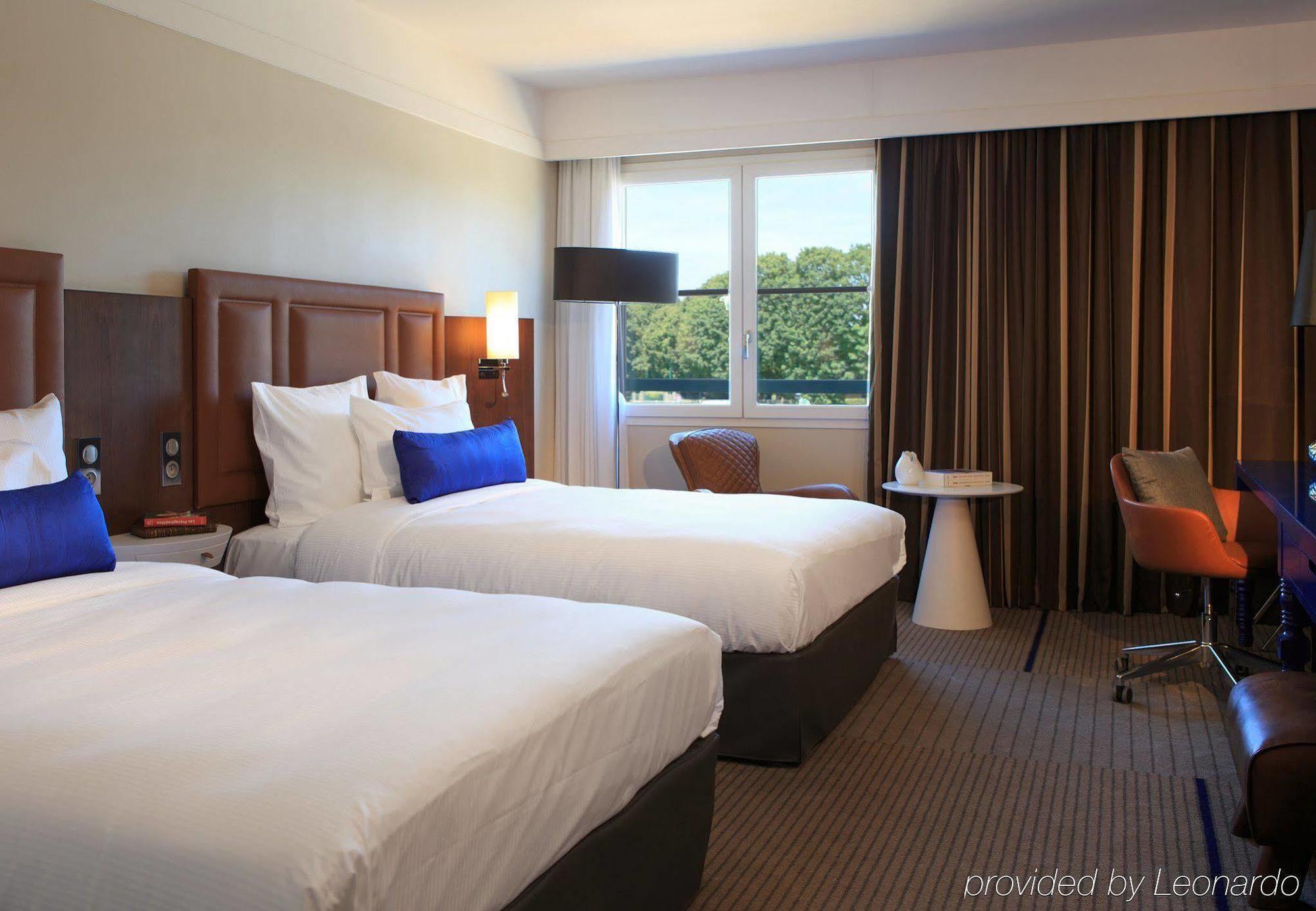 רואי-מלמזון Renaissance Paris Hippodrome De St. Cloud Hotel מראה חיצוני תמונה
