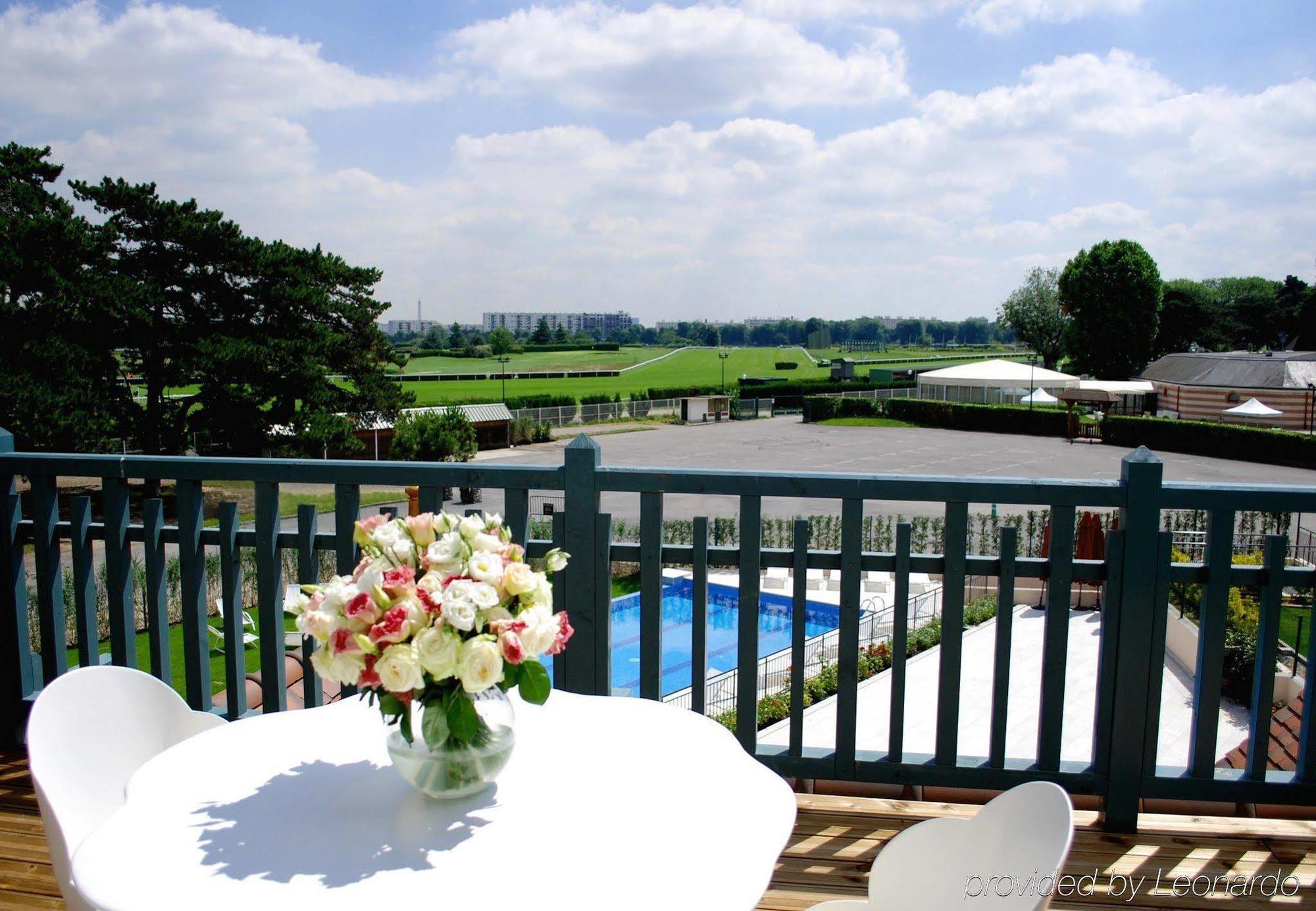 רואי-מלמזון Renaissance Paris Hippodrome De St. Cloud Hotel מראה חיצוני תמונה