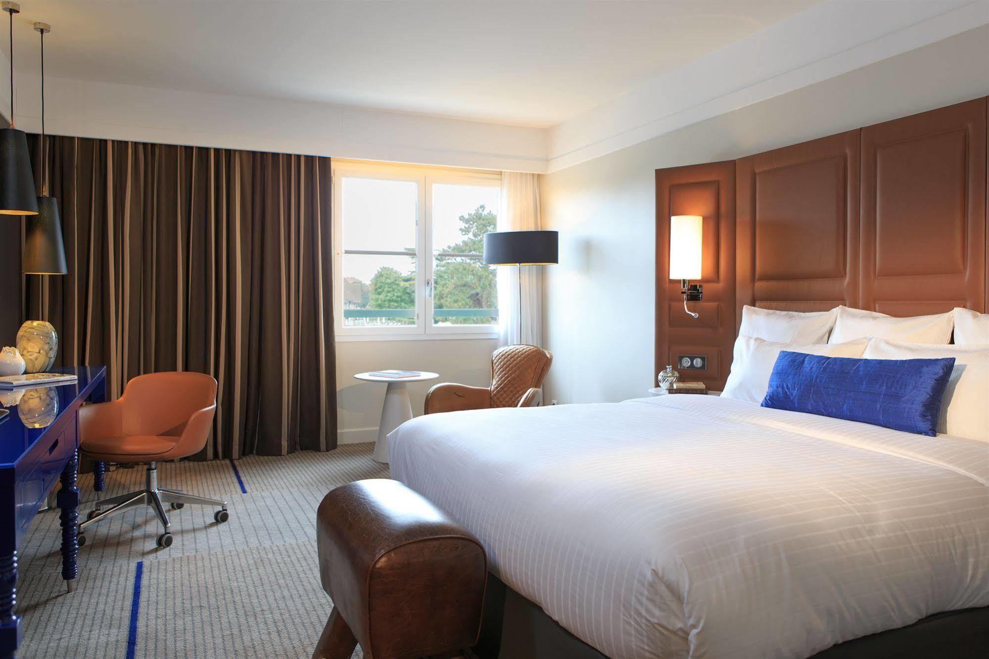רואי-מלמזון Renaissance Paris Hippodrome De St. Cloud Hotel מראה חיצוני תמונה